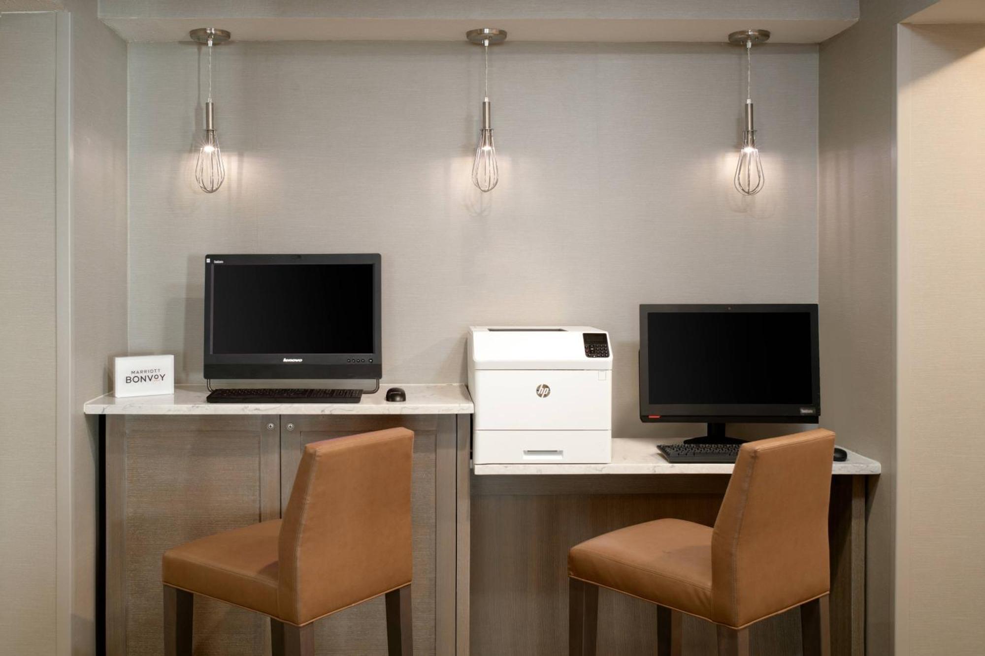 Residence Inn Плезантън Екстериор снимка